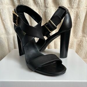 Michael Kors black leather sandals size 6.5